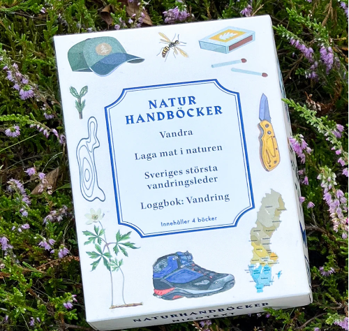 Bok - Naturhandbok - Vandra, laga mat...