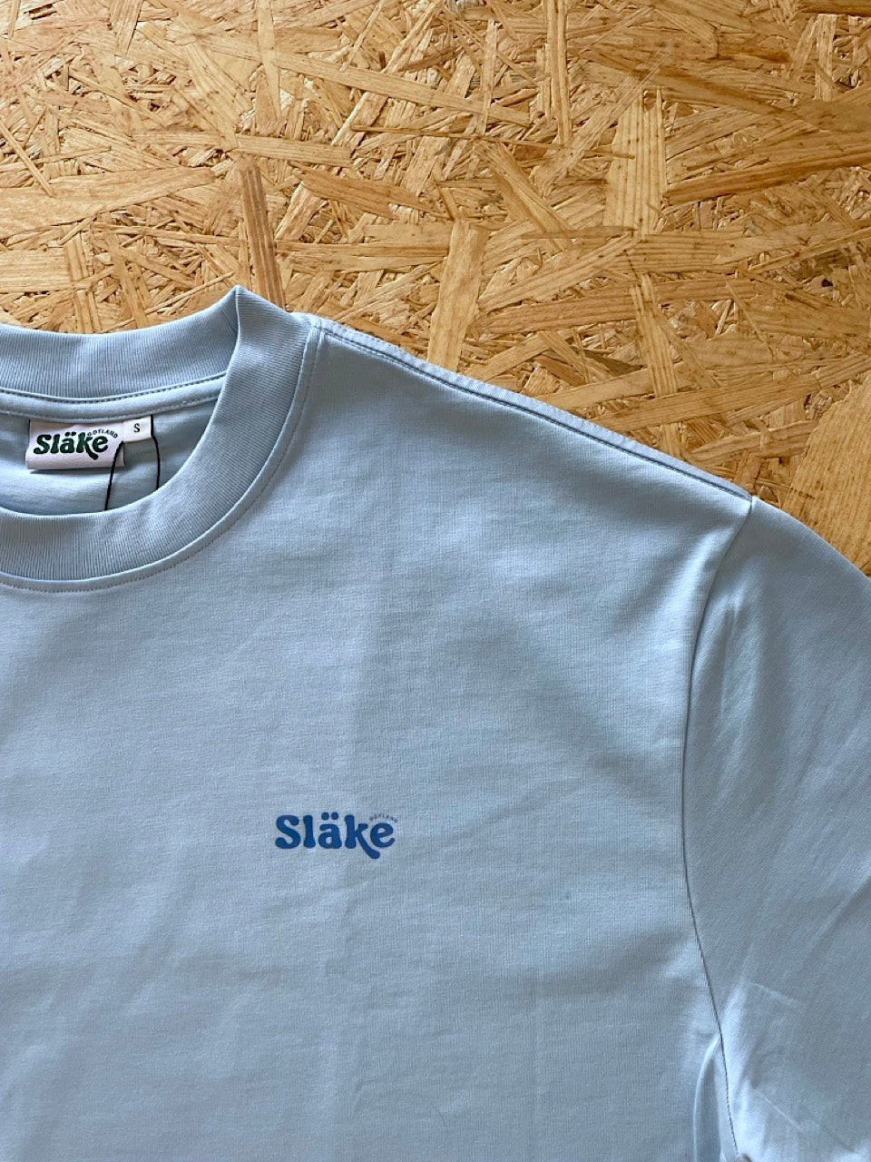 T-shirt Blå Respect the locals-thumbmail-3