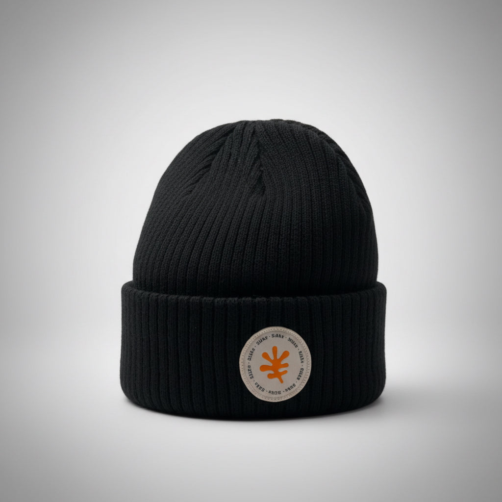 Mössa svart ribbstickad